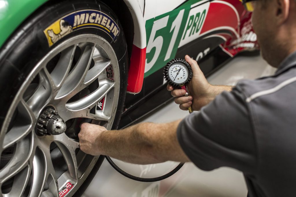 Tyre pressure gauges