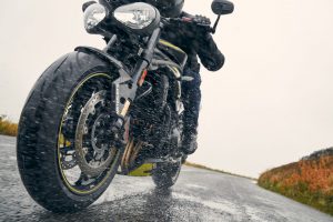 Winter motorcycle tyres