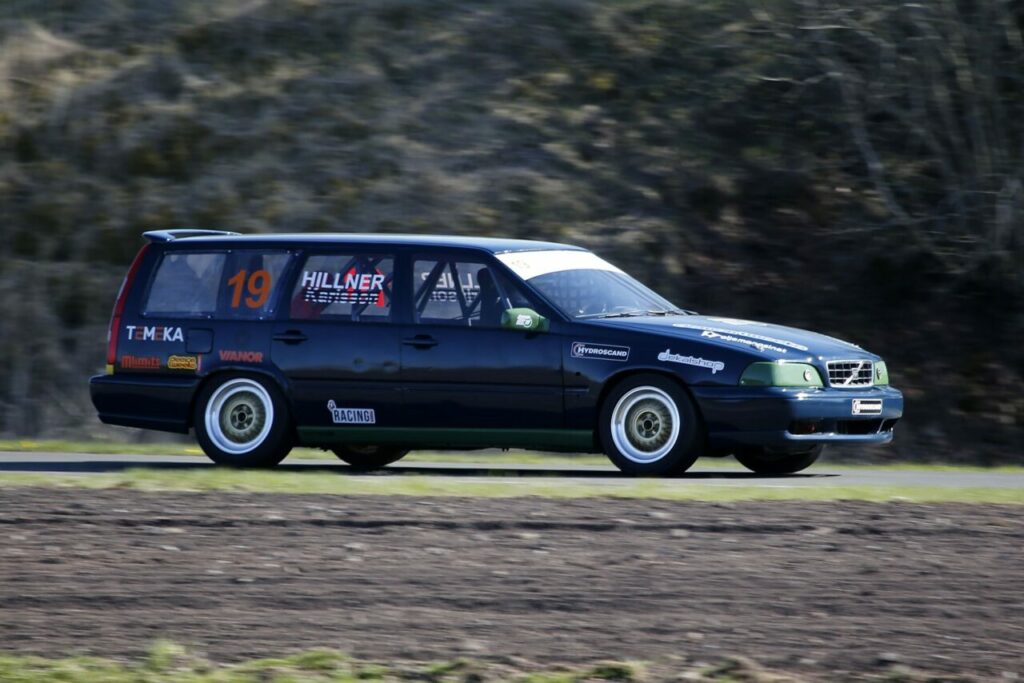 Jimmy Pettersson in the Volvo V70