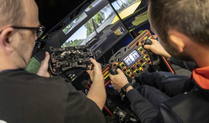 Sim racing steering wheel guide