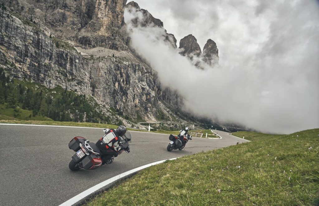 Best motorcycle touring tyres 