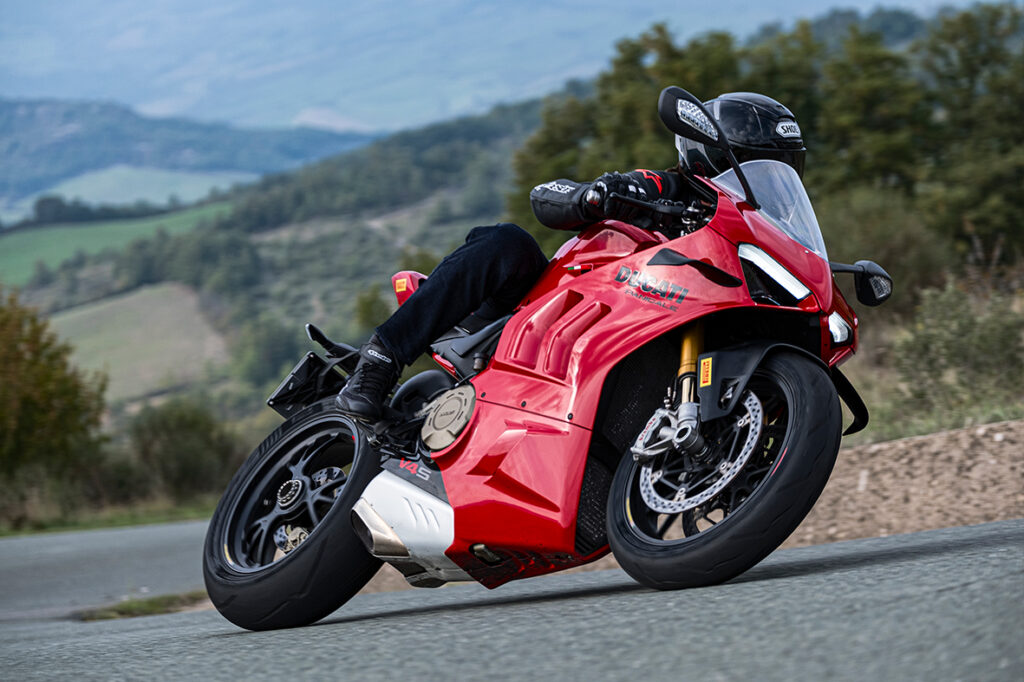 Pirelli Diablo Supercorsa SP V4