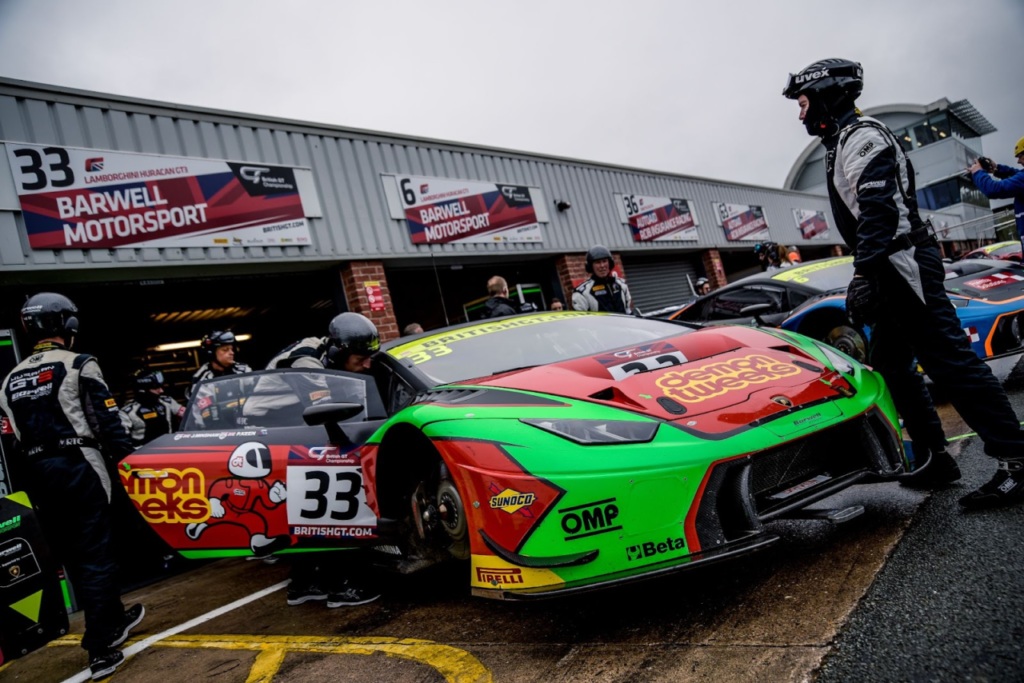 Guide to Racing Pit Equipment Boost Efficiency & Performance