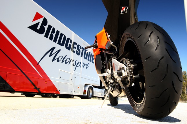 Battlax BT-016 Motorcycle Tyre
