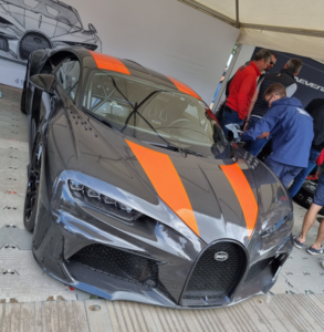 Bugatti Chiron 300+