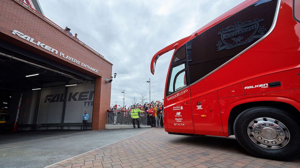 Falken Tyre LFC bus