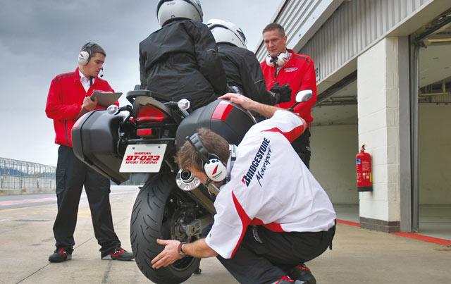 Battlax BT-023 Motorcycle Tyre